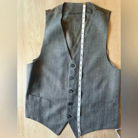 Size Medium Gray Suit Vest - Picture 4 of 4